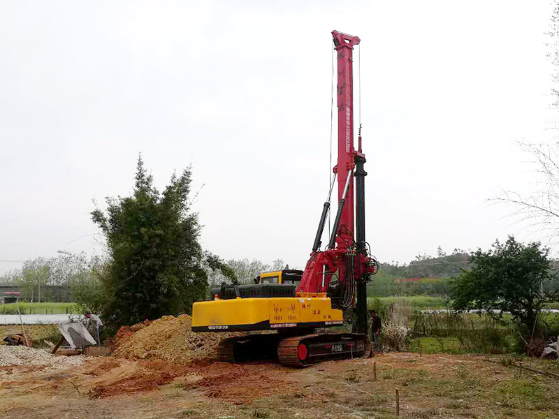 鉆孔機(jī)怎么打地基？地基好工具